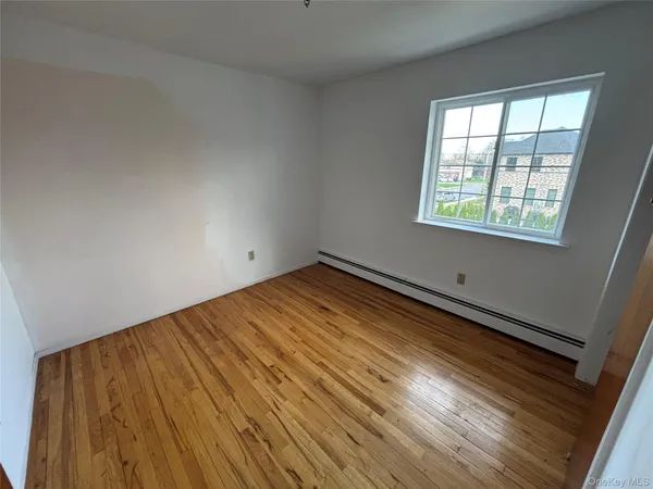 $8,500 | 31 Woodward Street, Roslyn Heights, NY 11577