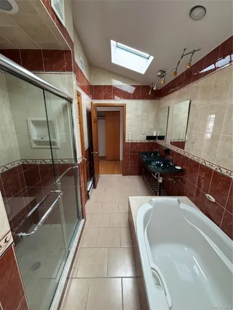 $8,500 | 31 Woodward Street, Roslyn Heights, NY 11577