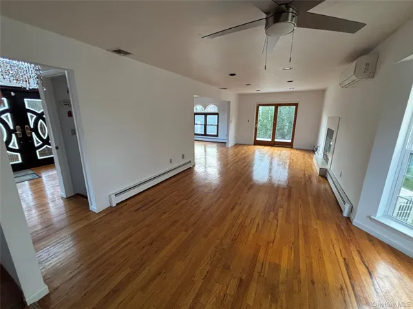 $8,500 | 31 Woodward Street, Roslyn Heights, NY 11577