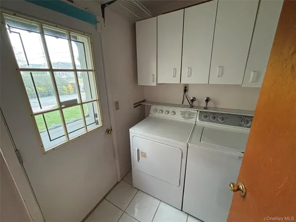 $8,500 | 31 Woodward Street, Roslyn Heights, NY 11577