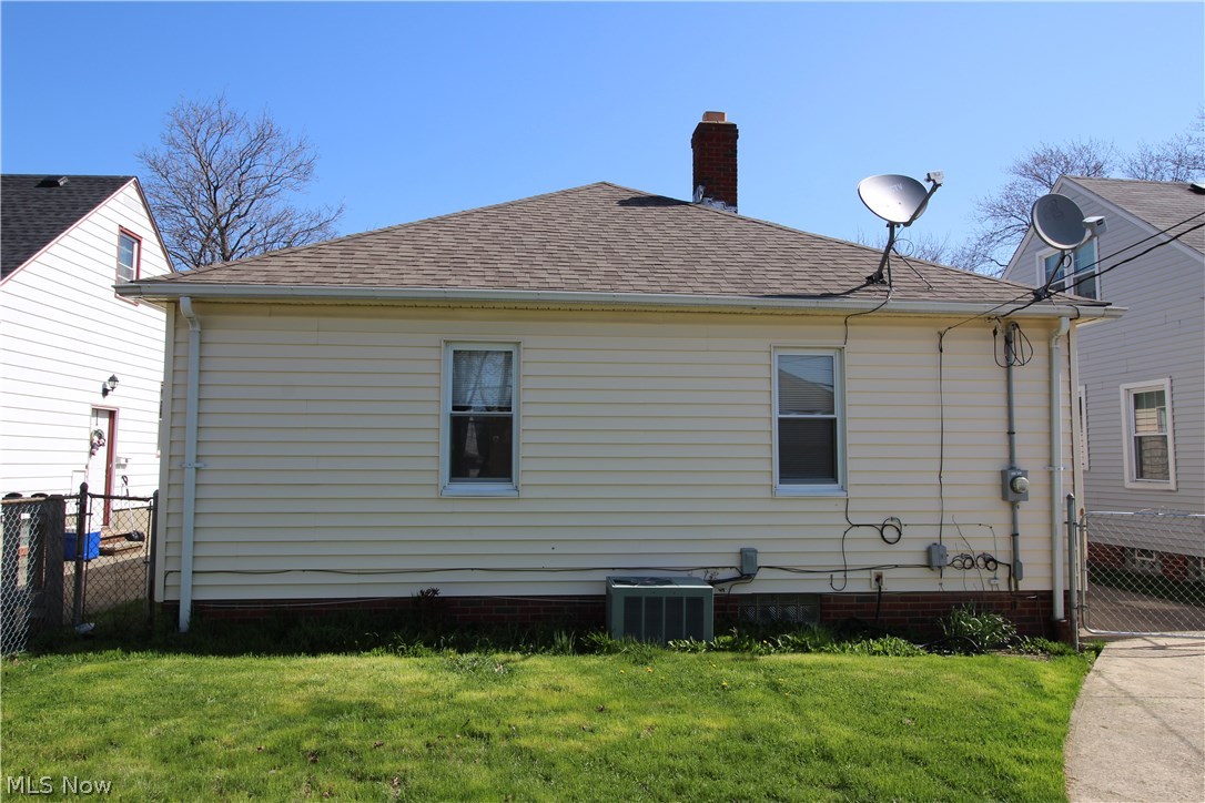 8103 Springdale Avenue Parma, OH 44129 - Photo 2 of 23