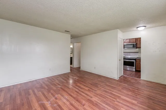 $330,000 | 3068 West Fairmont Avenue, Fresno, CA 93722