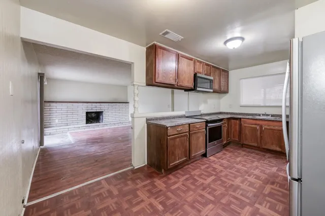 $330,000 | 3068 West Fairmont Avenue, Fresno, CA 93722