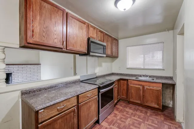 $330,000 | 3068 West Fairmont Avenue, Fresno, CA 93722