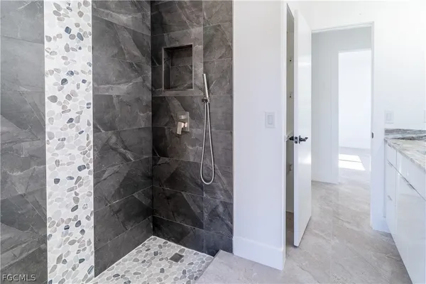 $2,200 | 720 Chavers Street, Lehigh Acres, FL 33974