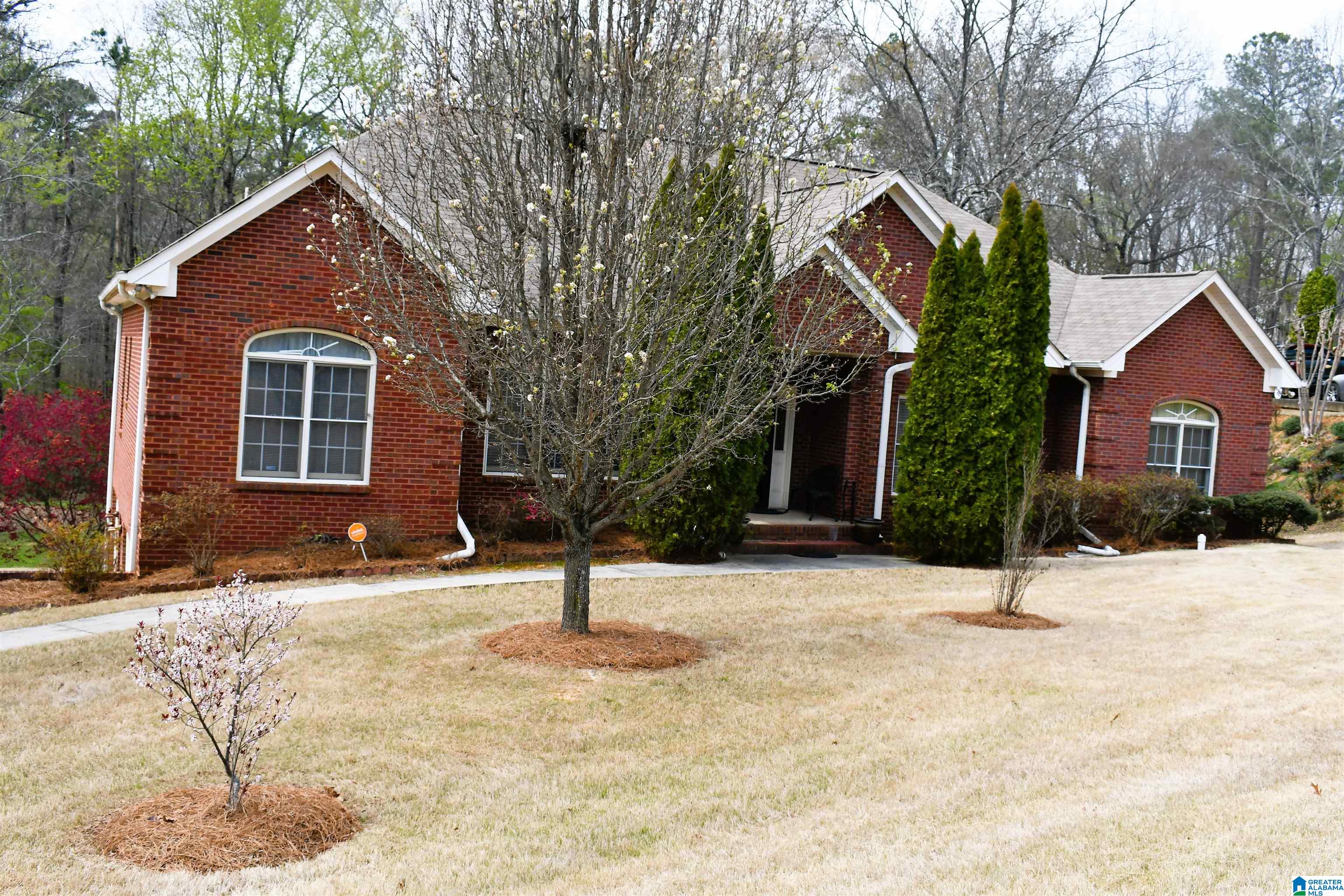1700 Ridgefield Circle Birmingham, AL 35215 - Photo 2 of 36