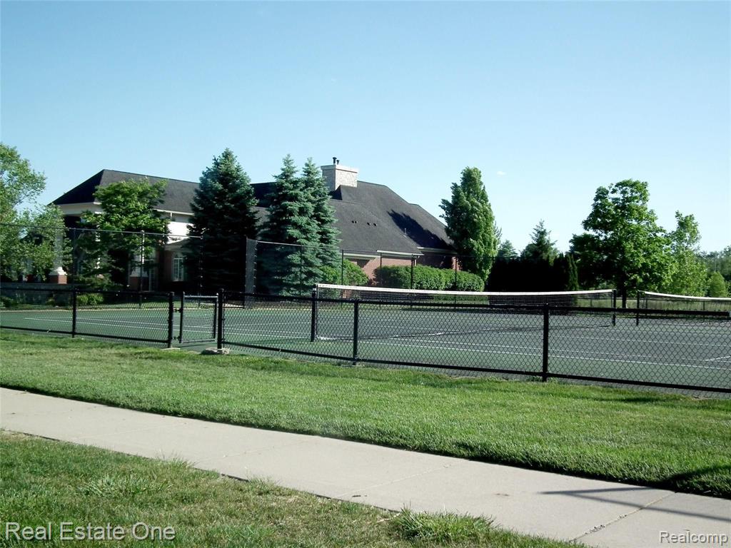 45576 South Stonewood Road Canton, MI 48187 - Photo 28 of 30