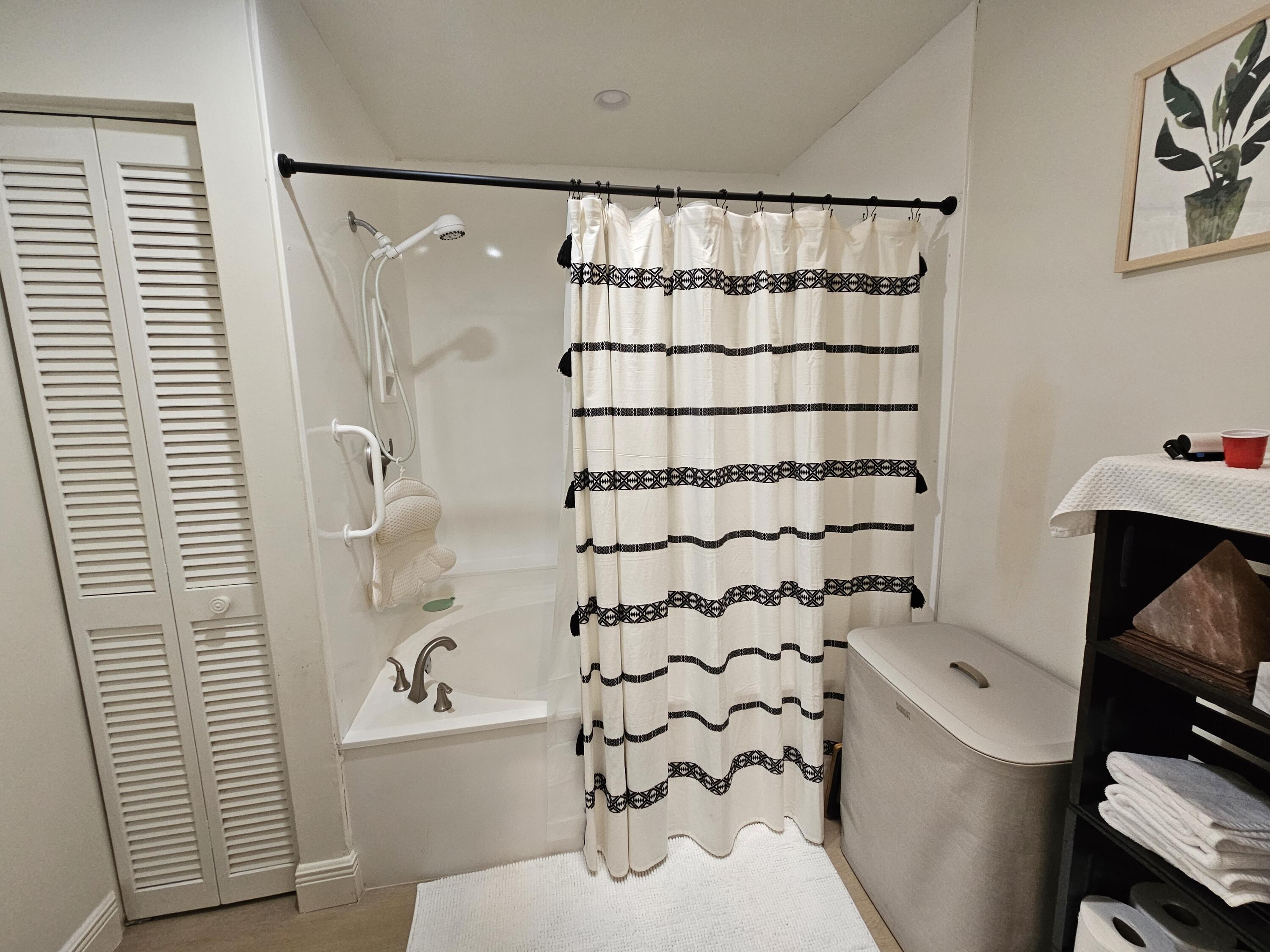 7976 La Mirada Drive Boca Raton, FL 33433 - Photo 12 of 20 Primary Bathroom