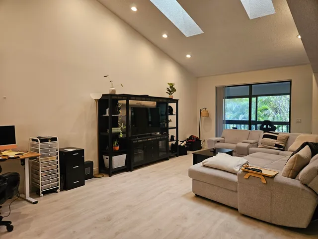 $3,200 | 7976 La Mirada Drive, Boca Raton, FL 33433