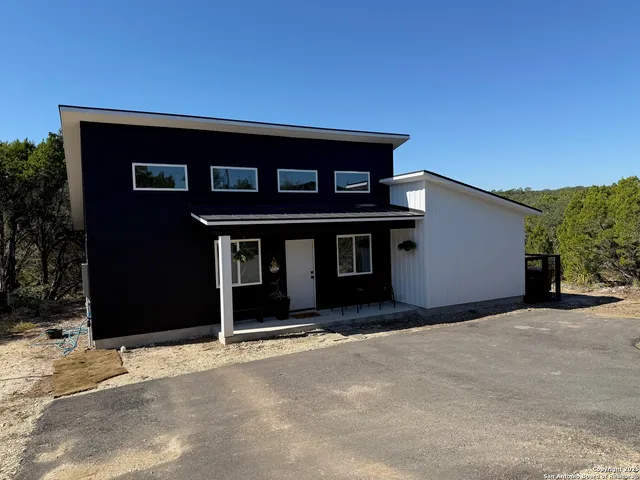 $1,800 | 252 Lexington Pass, Canyon Lake, TX 78133