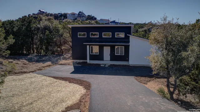 $1,800 | 252 Lexington Pass, Canyon Lake, TX 78133