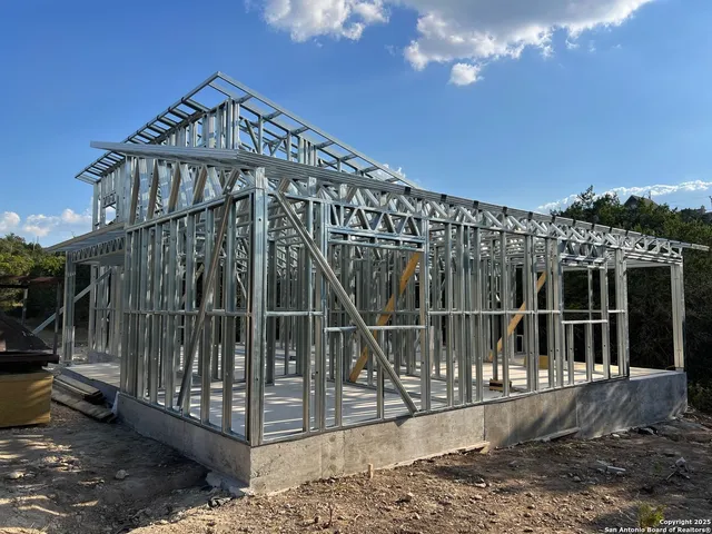 $1,800 | 252 Lexington Pass, Canyon Lake, TX 78133