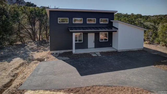 $1,800 | 252 Lexington Pass, Canyon Lake, TX 78133