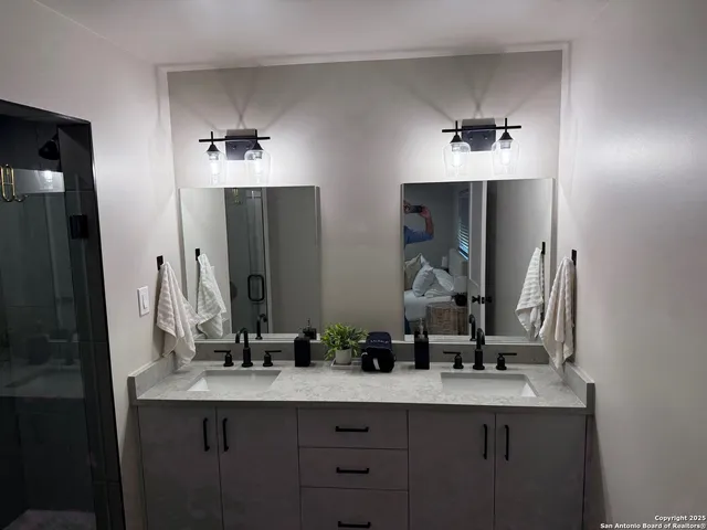 $1,800 | 252 Lexington Pass, Canyon Lake, TX 78133