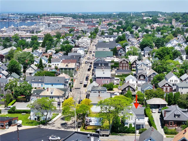 $5,000 | 8 Morton Avenue, Newport, RI 02840