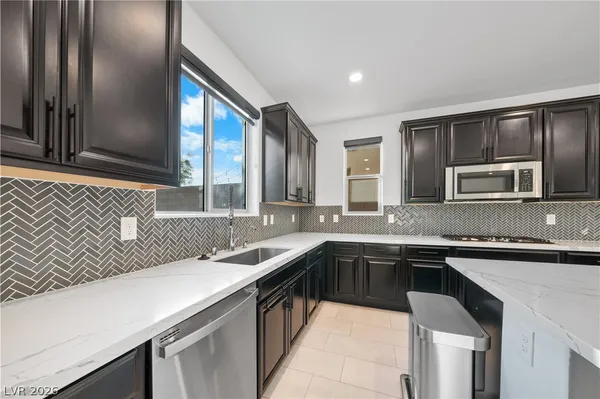$738,000 | 713 Foreign Reef Way, Las Vegas, NV 89138