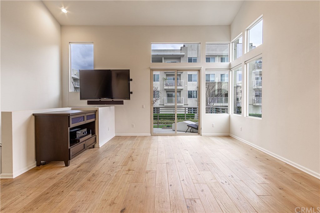 5449 Strand, Unit 101 Hawthorne, CA 90250 - Photo 11 of 67