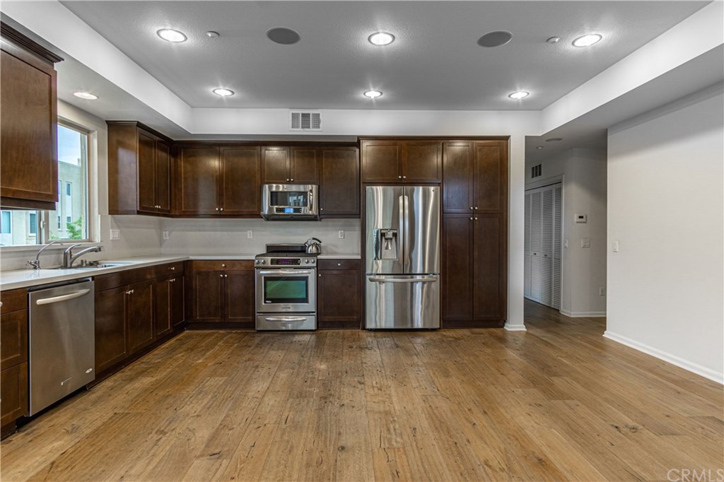 5449 Strand, Unit 101 Hawthorne, CA 90250 - Photo 9 of 67