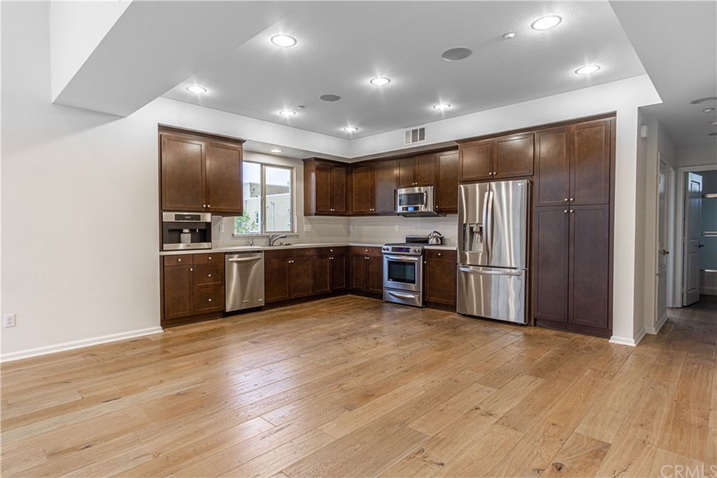 5449 Strand, Unit 101 Hawthorne, CA 90250 - Photo 10 of 67