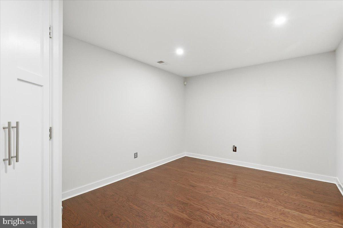 18060 Red Cedar Road Dumfries, VA 22026 - Photo 22 of 39 a view of room