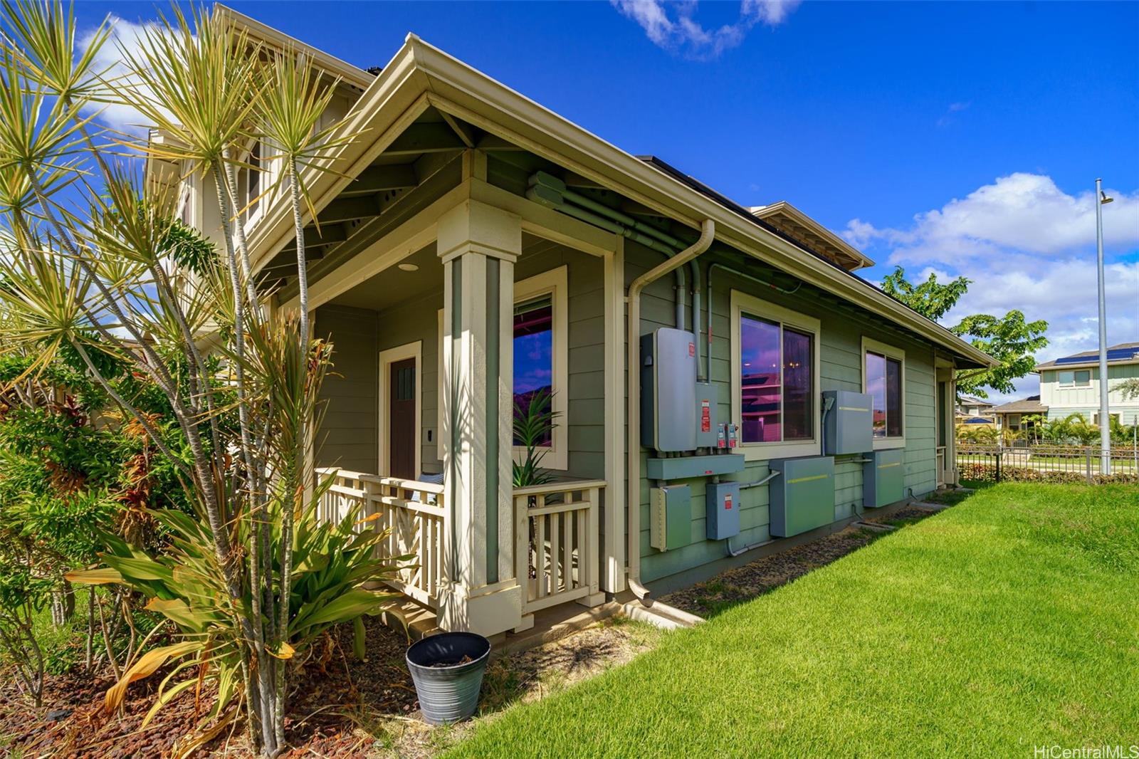 91-1003 Iliahialoe Loop Ewa Beach, HI 96706 - Photo 24 of 25 30 PV Panels w/3 Large Batteries