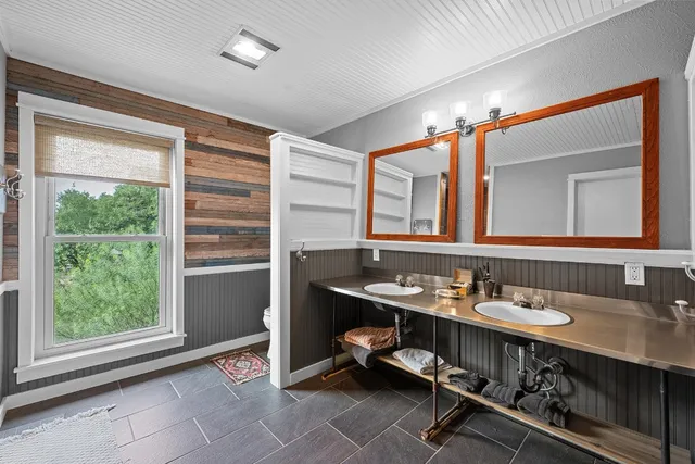 $650,000 | 402 Bear Canyon Drive, Manchaca, TX 78652