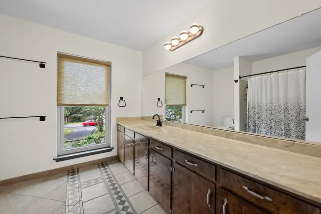 $650,000 | 402 Bear Canyon Drive, Manchaca, TX 78652