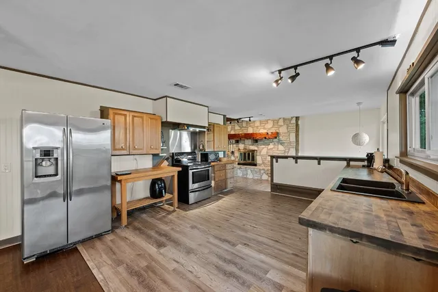 $650,000 | 402 Bear Canyon Drive, Manchaca, TX 78652