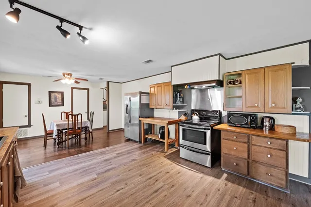 $650,000 | 402 Bear Canyon Drive, Manchaca, TX 78652