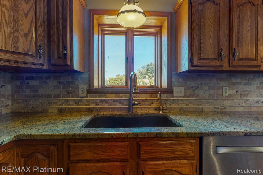 7498 Silver Lake Road Linden, MI 48451 - Photo 20 of 59