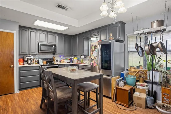 $1,800 | 2708 Cedarhill Street, Granbury, TX 76048