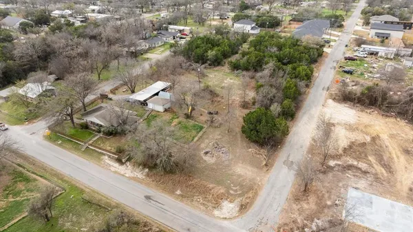 $1,800 | 2708 Cedarhill Street, Granbury, TX 76048