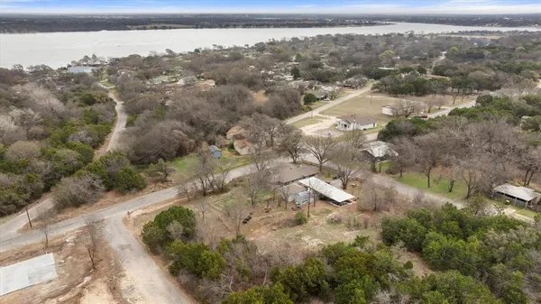 $1,800 | 2708 Cedarhill Street, Granbury, TX 76048