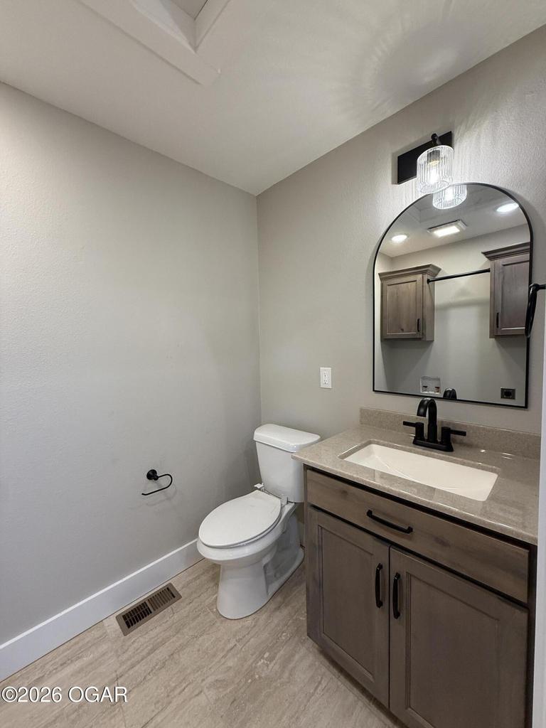 19902 Fir Road Joplin, MO 64801 - Photo 13 of 16 20260901002642319520000000-o