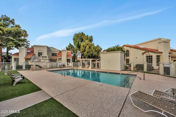 $305,000 | 1717 East Union Hills Drive, Unit 1073, Phoenix, AZ 85024