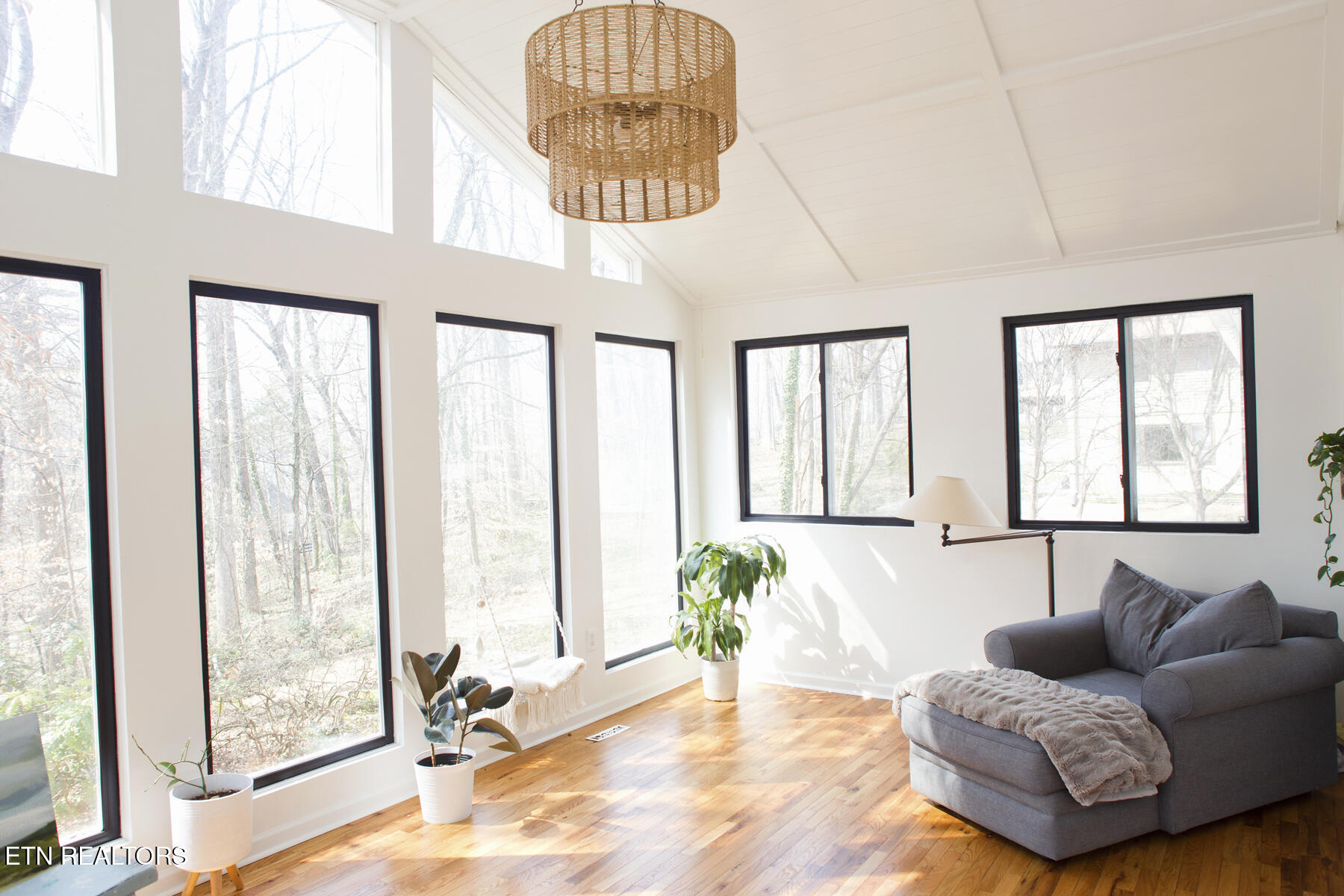 1036 West Outer Drive Oak Ridge, TN 37830 - Photo 26 of 45 Sun Room
