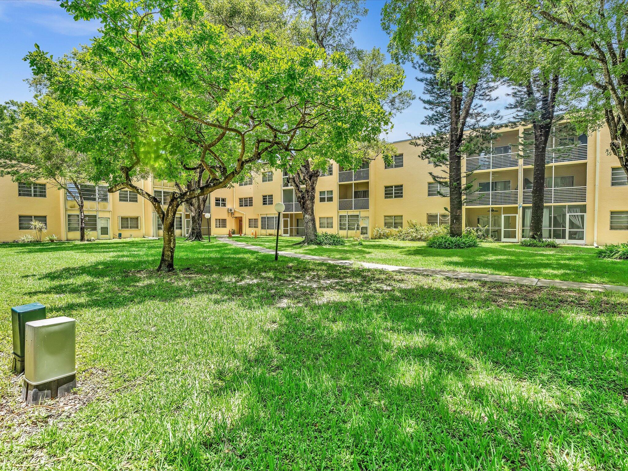 100 Ashbury Road, Unit 103 Hollywood, FL 33024 - Photo 39 of 39 24-FPP00121