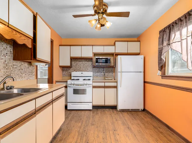 $259,900 | 8736 South 51st Avenue, Oak Lawn, IL 60453