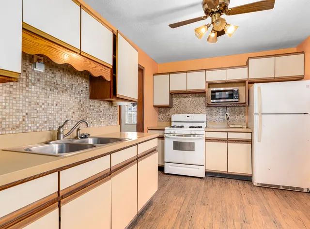 $259,900 | 8736 South 51st Avenue, Oak Lawn, IL 60453