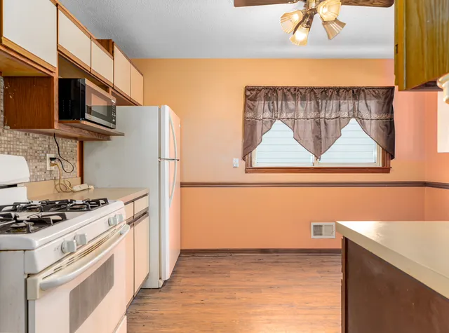 $259,900 | 8736 South 51st Avenue, Oak Lawn, IL 60453