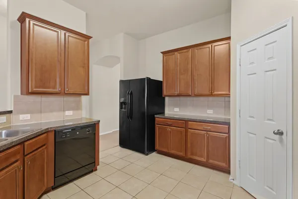 $2,049 | 2818 Lockeridge Oaks Drive, Spring, TX 77386