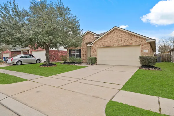 $2,049 | 2818 Lockeridge Oaks Drive, Spring, TX 77386