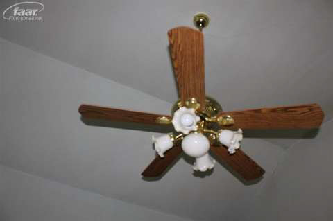 2404 South Dye Road Flint, MI 48532 - Photo 21 of 37 20397516-20.JPG