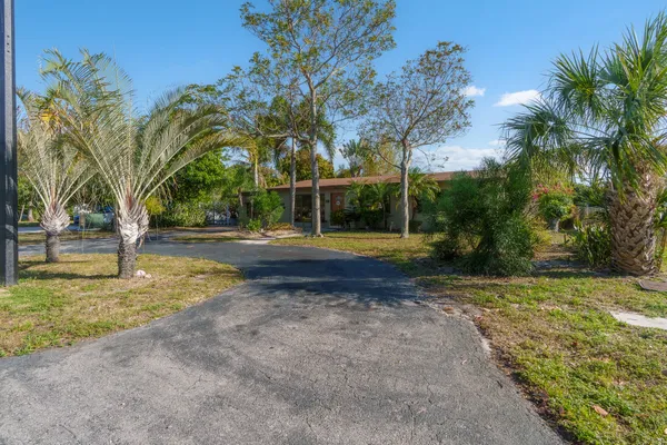 $485,000 | 1400 Northeast 24th Street, Pompano Beach, FL 33064