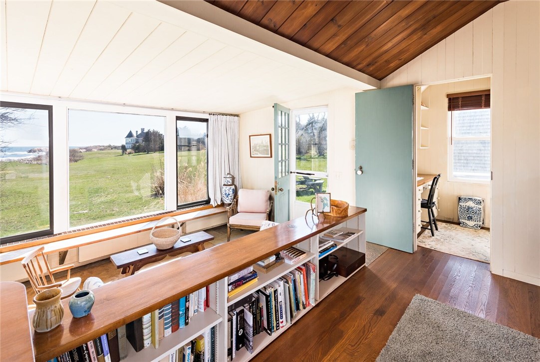 12 Seagate Drive Narragansett, RI 02882 - Photo 19 of 31