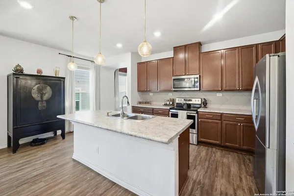 $2,000 | 9831 Overlook Canyon, San Antonio, TX 78245