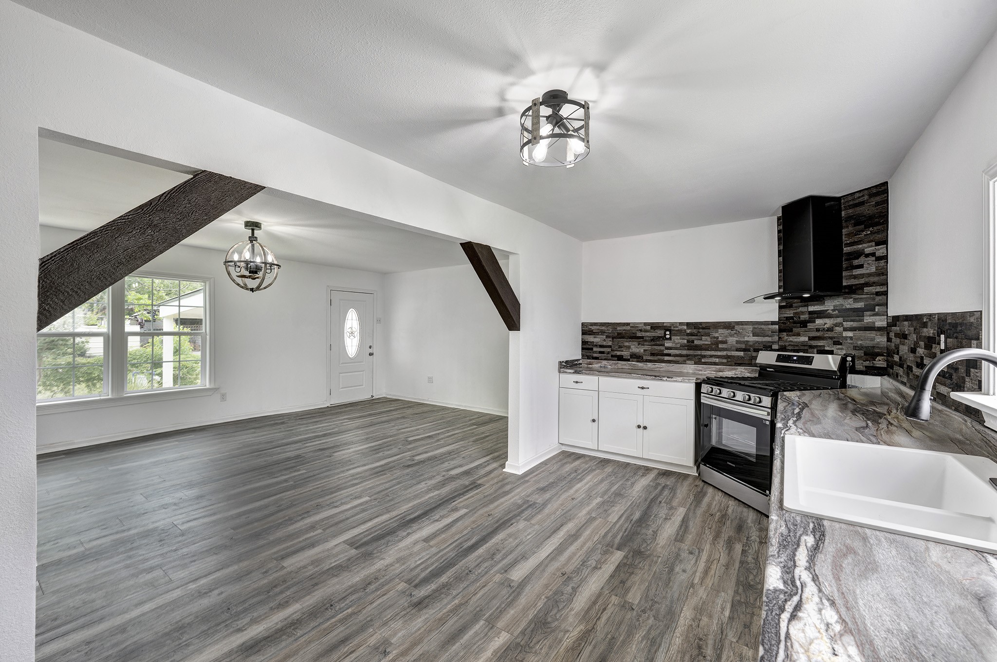 639 Manor Street Houston, TX 77015 - Photo 13 of 42