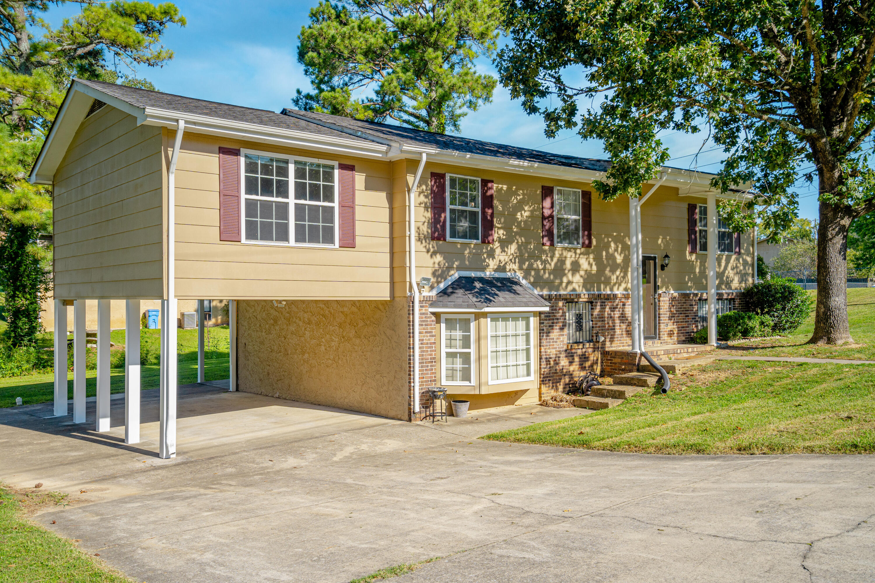4709 Ranger Lane Chattanooga, TN 37416 - Photo 1 of 37 01