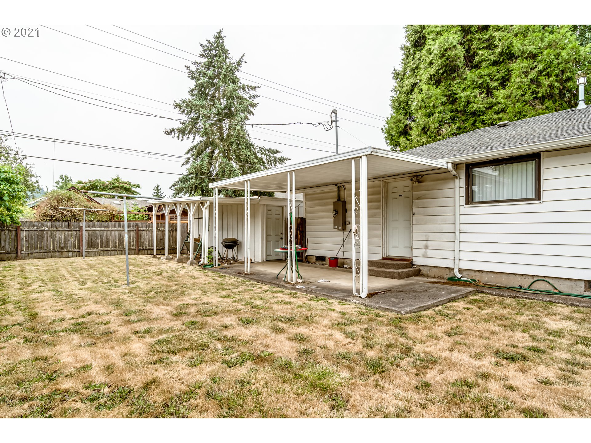 1265 E Street Springfield, OR 97477 - Photo 5 of 19