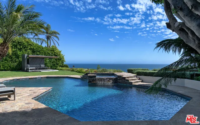 $25,000,000 | 29020 Cliffside Drive, Malibu, CA 90265